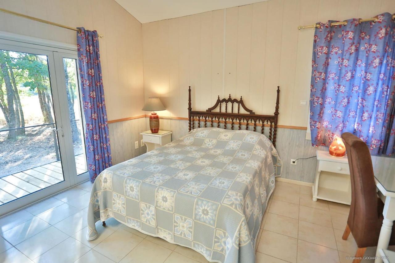 Hotel Restaurant Gite Les Lavandins Saint-Christol  Eksteriør billede